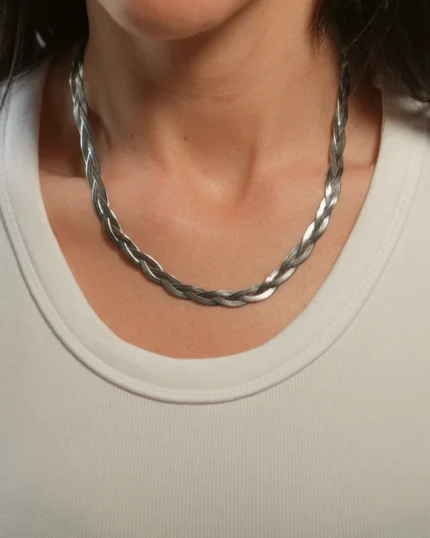 Κολιέ με τριπλή αλυσίδα πλεξούδα